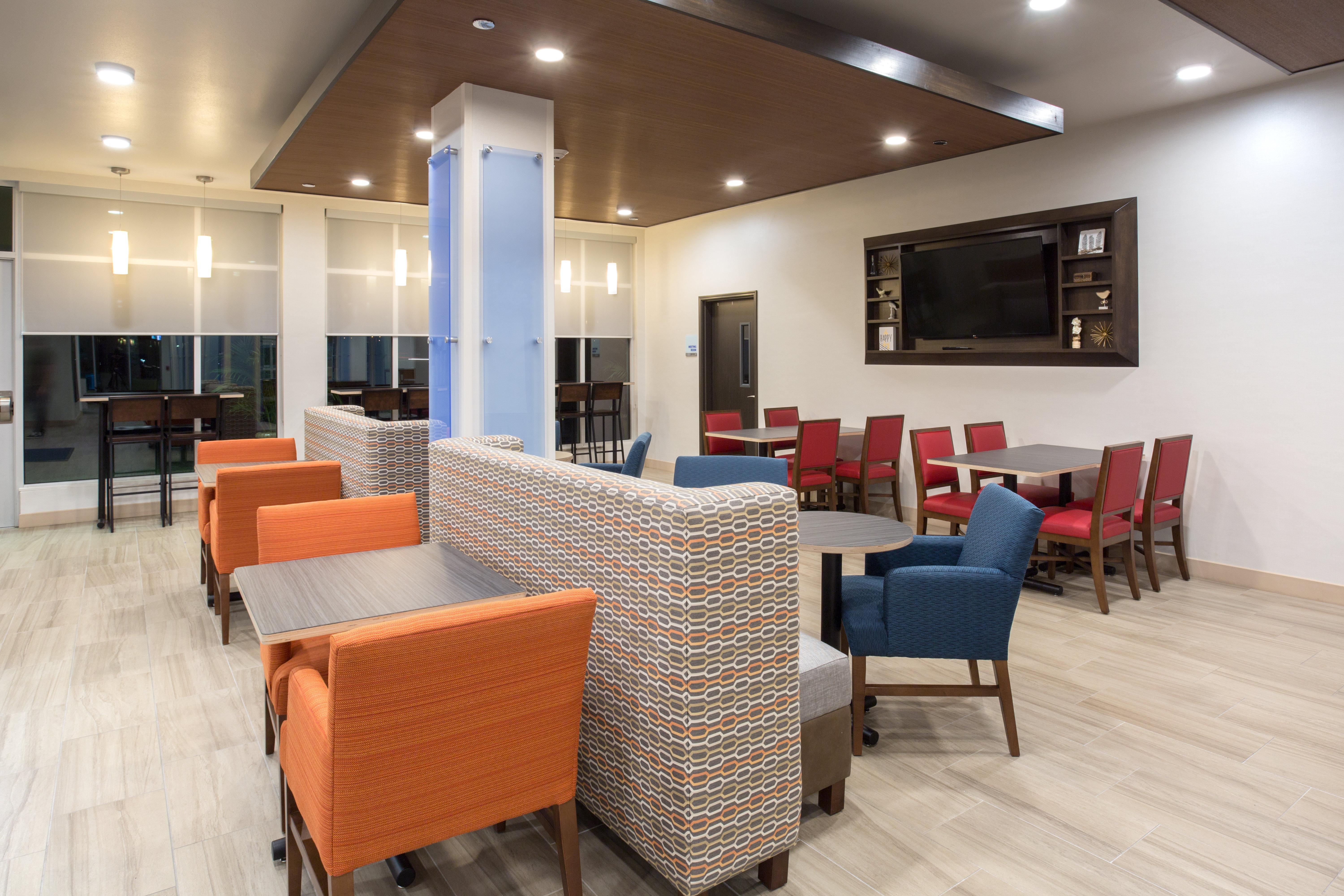 Holiday Inn Express & Suites Lincoln I - 80 By Ihg Екстер'єр фото